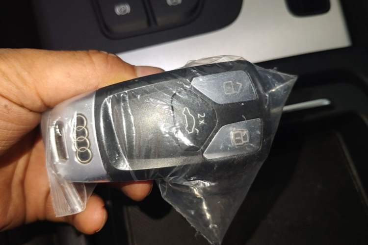 Used Audi Q5L 2018 40 TFSI Prestige Fashion Edition China VI Vehicle Key