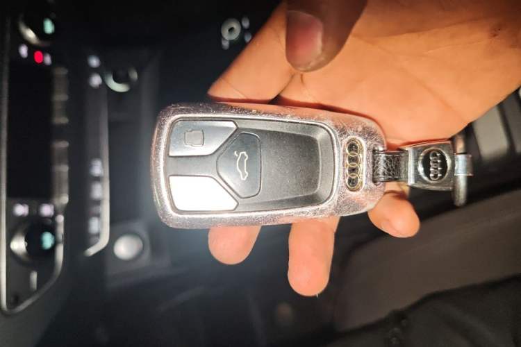 Used Audi Q5L 2018 40 TFSI Prestige Edition China V Vehicle Key