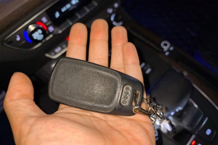 Used Audi Q5L 2018 40 TFSI Prestige Fashion Edition China VI Vehicle Key