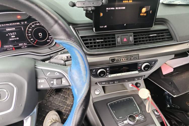 Used Audi Q5L 2018 45 TFSI Prestige Fashion Edition China V Emission Standard Audio And AC Panel
