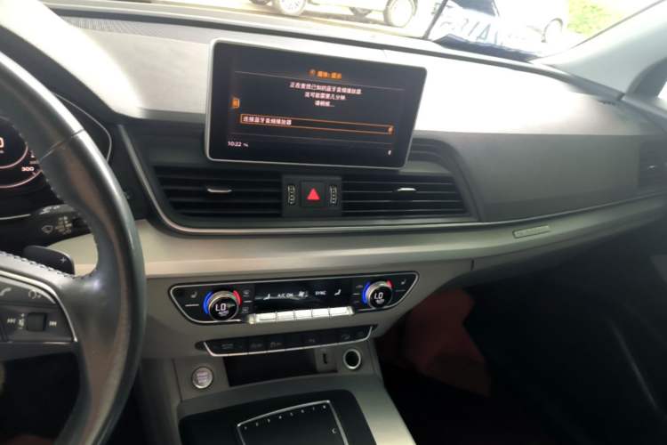 Used Audi Q5L 2018 40 TFSI Prestige Fashion Edition China VI Audio And AC Panel