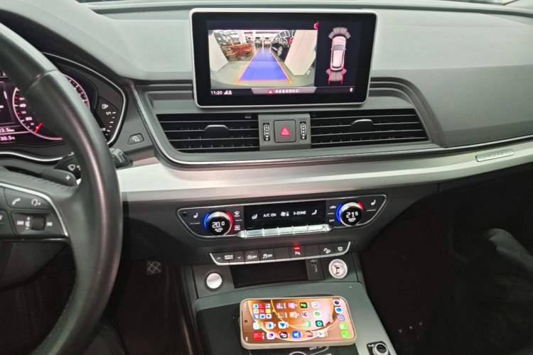 Used Audi Q5L 2018 40 TFSI Prestige Fashion Edition China VI Audio And AC Panel