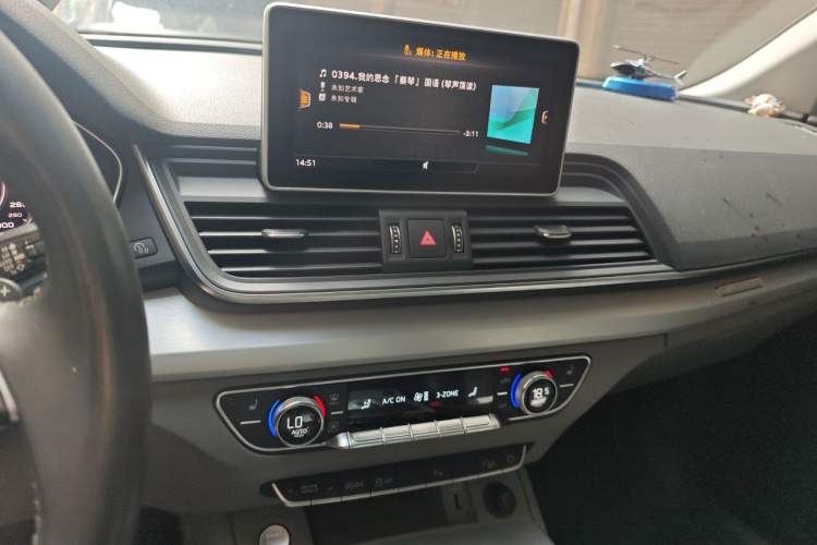 Used Audi Q5L 2018 40 TFSI Prestige Fashion Edition China V Audio And AC Panel