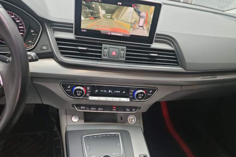 Used Audi Q5L 2018 45 TFSI Prestige Fashion Edition China V Emission Standard Audio And AC Panel