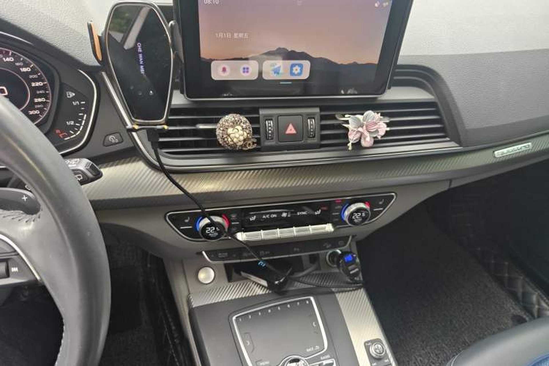 Used Audi Q5L 2018 45 TFSI Prestige Fashion Edition China V Emission Standard Audio And AC Panel