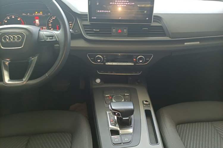 Used Audi Q5L 2018 40 TFSI Prestige Edition China V Audio And AC Panel