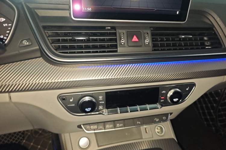 Used Audi Q5L 2018 45 TFSI Prestige Fashion Edition China VI Emission Standard Audio And AC Panel