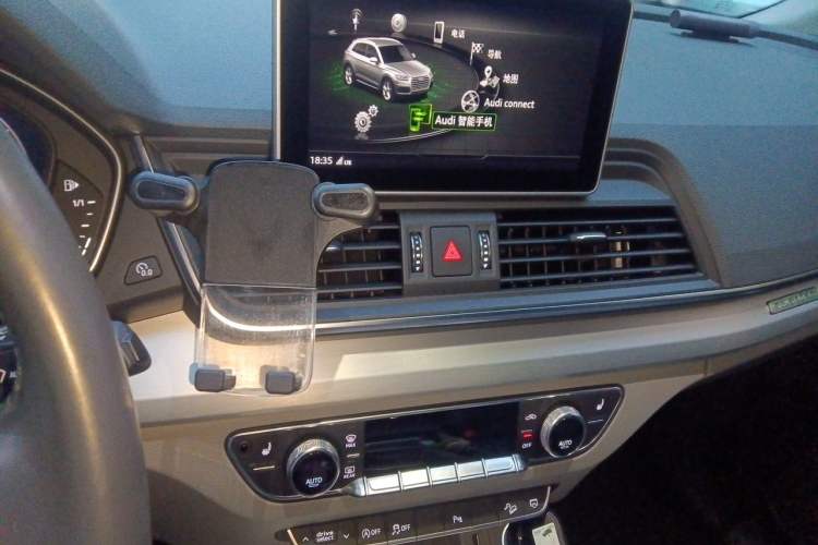 Used Audi Q5L 2018 40 TFSI Prestige Fashion Edition China V Audio And AC Panel
