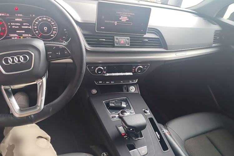 Used Audi Q5L 2018 40 TFSI Prestige Fashion Edition China V Center Console