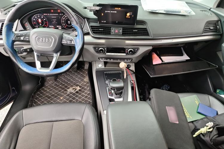 Used Audi Q5L 2018 45 TFSI Prestige Fashion Edition China V Emission Standard Center Console