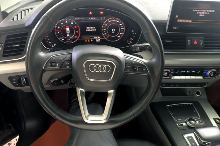 Used Audi Q5L 2018 40 TFSI Prestige Fashion Edition China VI Center Console