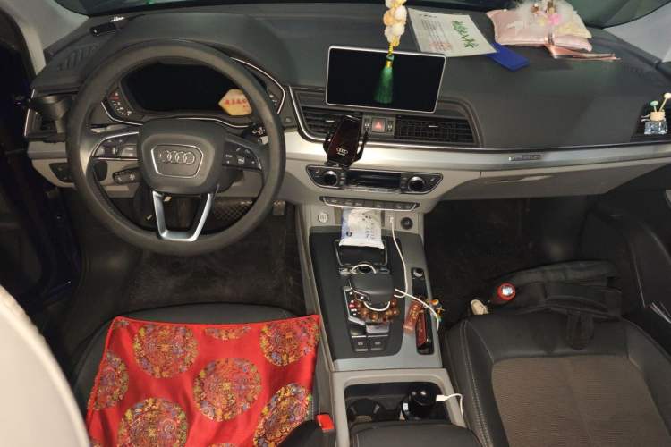 Used Audi Q5L 2018 40 TFSI Prestige Fashion Edition China V Center Console