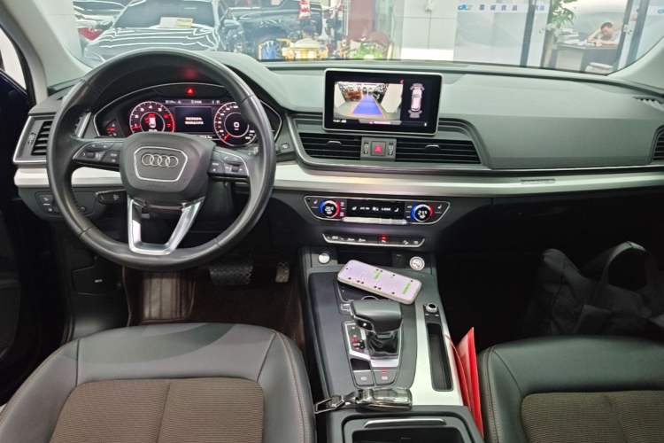 Used Audi Q5L 2018 40 TFSI Prestige Fashion Edition China VI Center Console