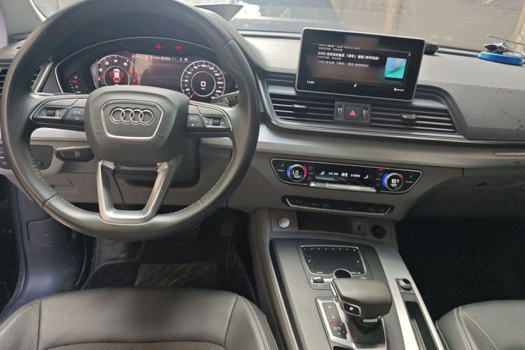 Used Audi Q5L 2018 40 TFSI Prestige Fashion Edition China V Center Console