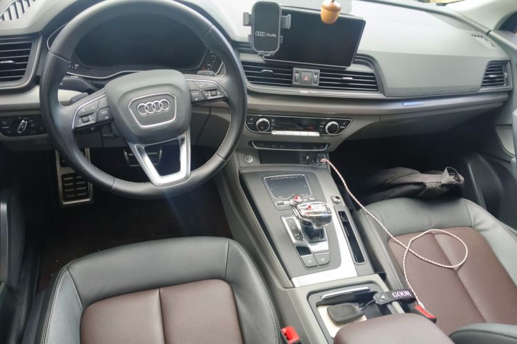 Used Audi Q5L 2018 45 TFSI Prestige Fashion Edition China VI Emission Standard Center Console