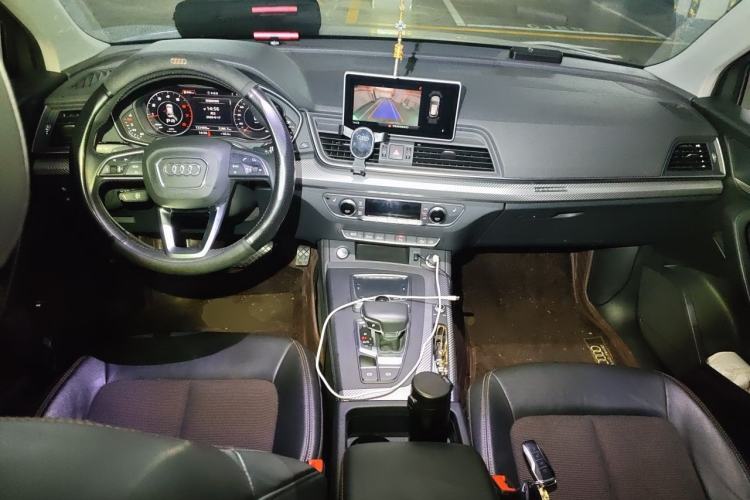 Used Audi Q5L 2018 40 TFSI Prestige Fashion Edition China V Center Console