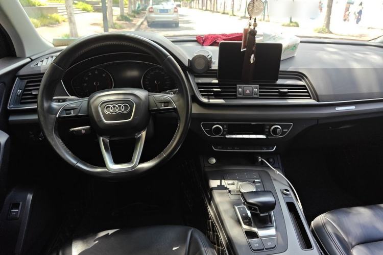 Used Audi Q5L 2018 40 TFSI Prestige Edition China V Center Console