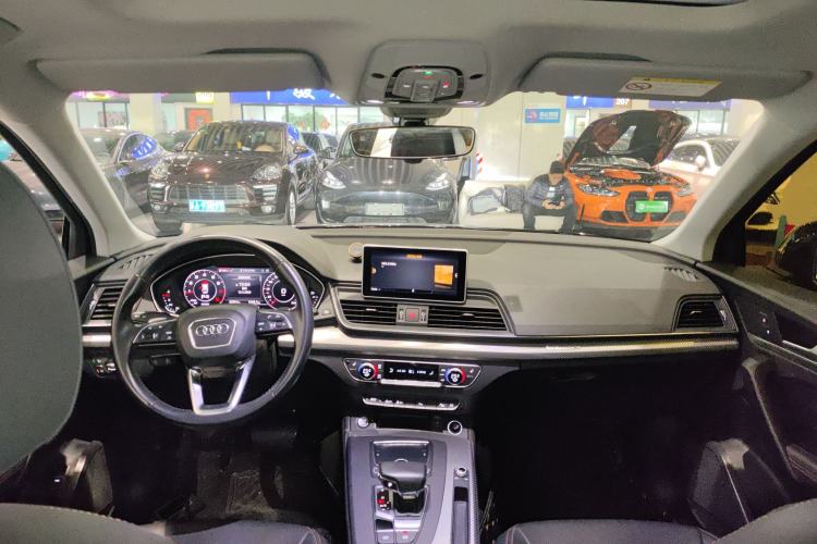 Used Audi Q5L 2018 45 TFSI Prestige Fashion Edition China V Emission Standard Center Console