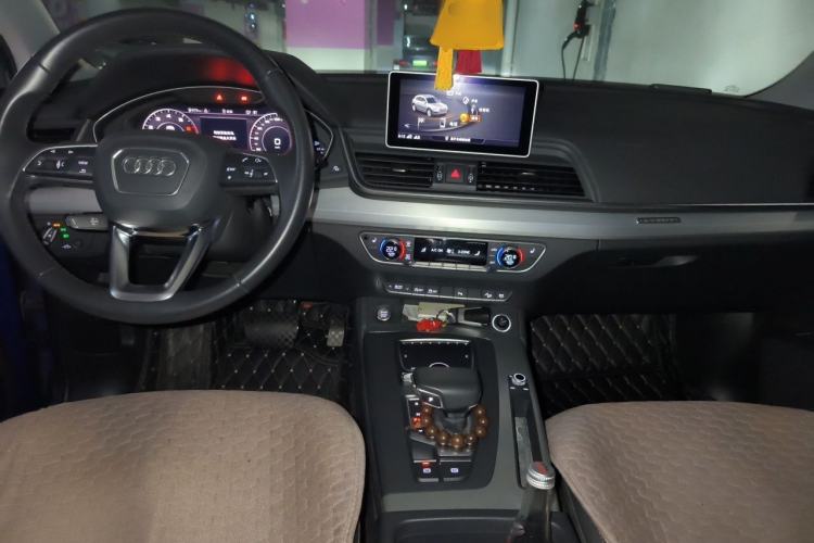 Used Audi Q5L 2018 40 TFSI Prestige Fashion Edition China V Center Console