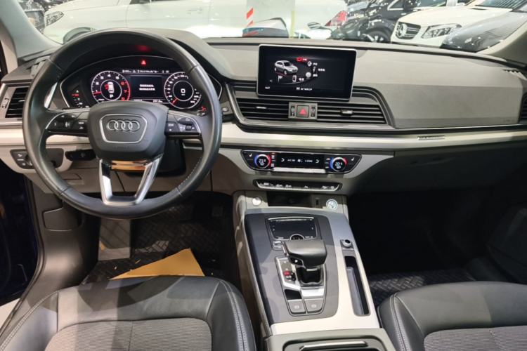 Used Audi Q5L 2018 40 TFSI Prestige Fashion Edition China V Center Console