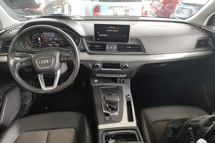 Used Audi Q5L 2018 40 TFSI Prestige Fashion Edition China V Center Console