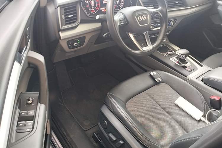 Used Audi Q5L 2018 40 TFSI Prestige Fashion Edition China VI Driver Seat