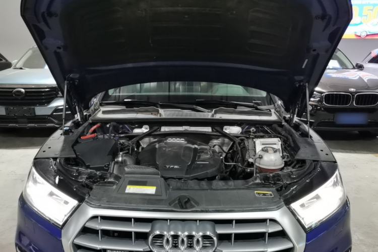 Used Audi Q5L 2018 40 TFSI Prestige Fashion Edition China VI Engine Bay