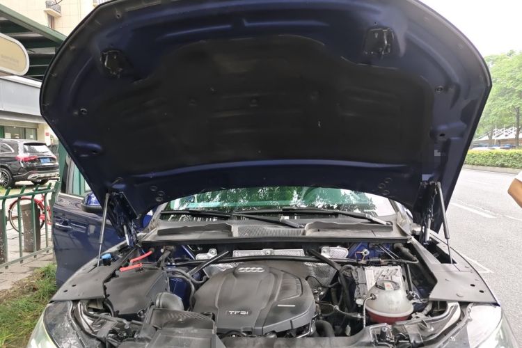 Used Audi Q5L 2018 45 TFSI Prestige Fashion Edition China V Emission Standard Engine Bay