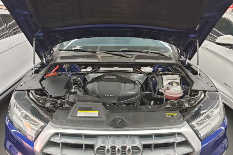 Used Audi Q5L 2018 40 TFSI Prestige Fashion Edition China VI Engine Bay