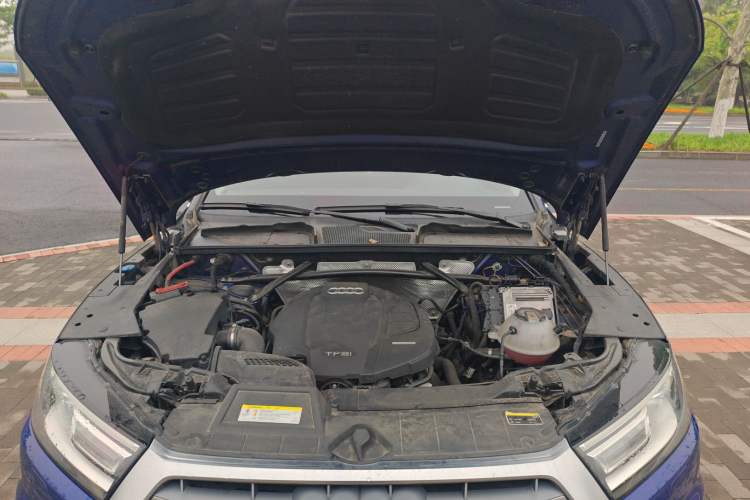 Used Audi Q5L 2018 40 TFSI Prestige Edition China V Engine Bay