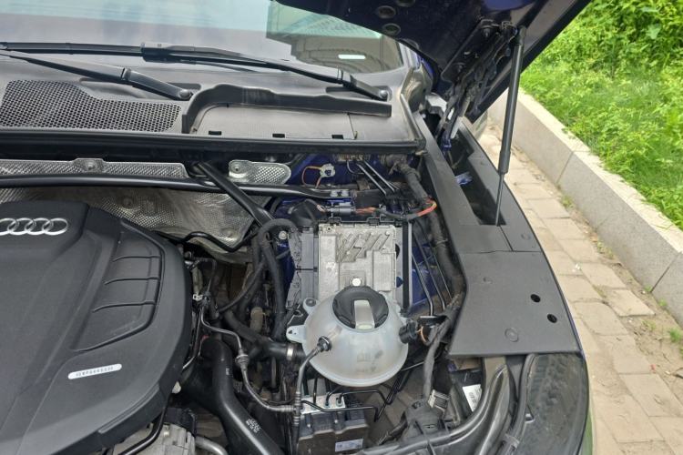 Used Audi Q5L 2018 45 TFSI Prestige Fashion Edition China VI Emission Standard Engine Bay Left