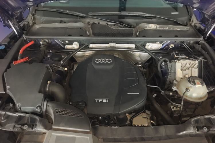 Used Audi Q5L 2018 45 TFSI Prestige Fashion Edition China VI Emission Standard Engine Bay