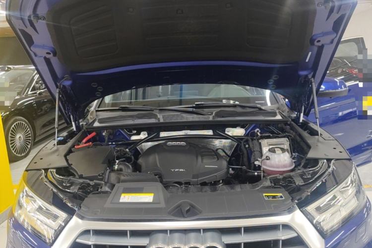Used Audi Q5L 2018 40 TFSI Prestige Fashion Edition China VI Engine Bay