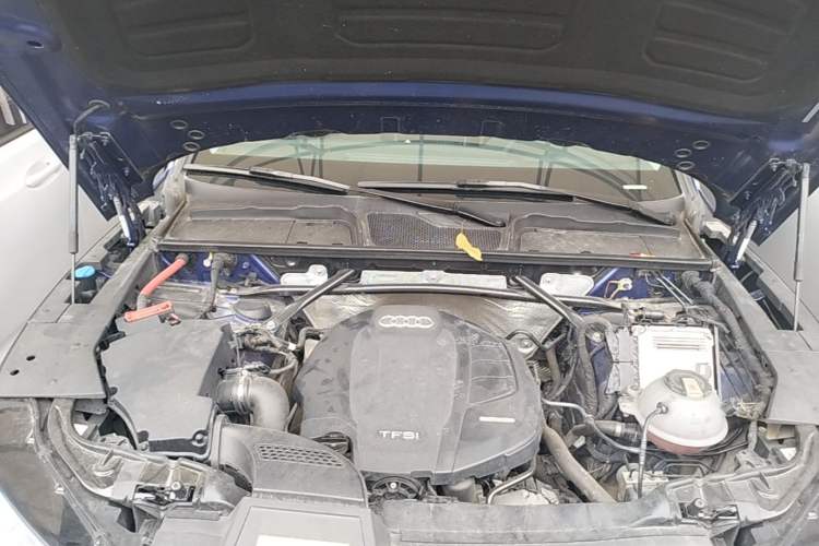 Used Audi Q5L 2018 40 TFSI Prestige Fashion Edition China VI Engine Bay