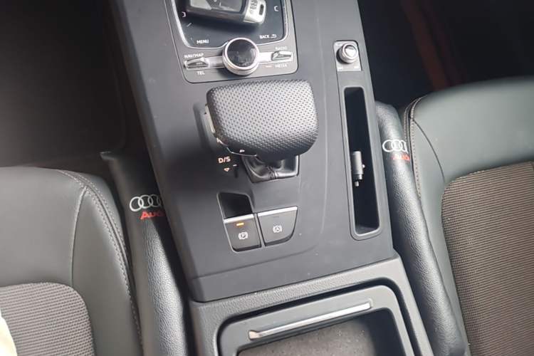 Used Audi Q5L 2018 40 TFSI Prestige Fashion Edition China V Gear Lever
