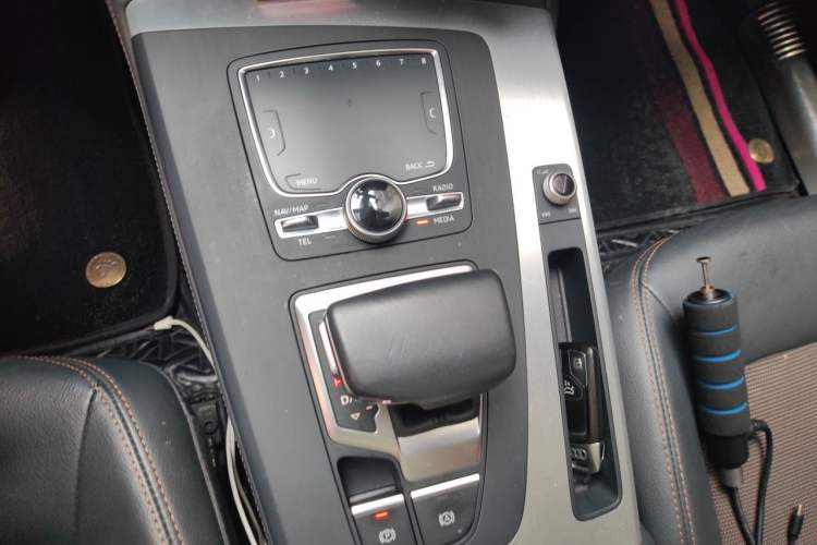 Used Audi Q5L 2018 40 TFSI Prestige Fashion Edition China VI Gear Lever