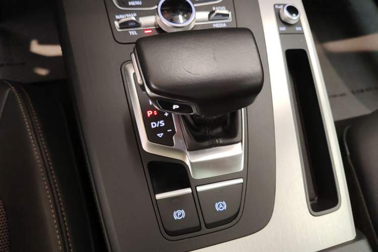 Used Audi Q5L 2018 40 TFSI Prestige Fashion Edition China V Gear Lever