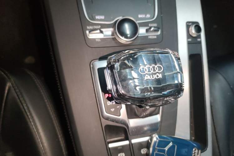 Used Audi Q5L 2018 40 TFSI Prestige Fashion Edition China VI Gear Lever