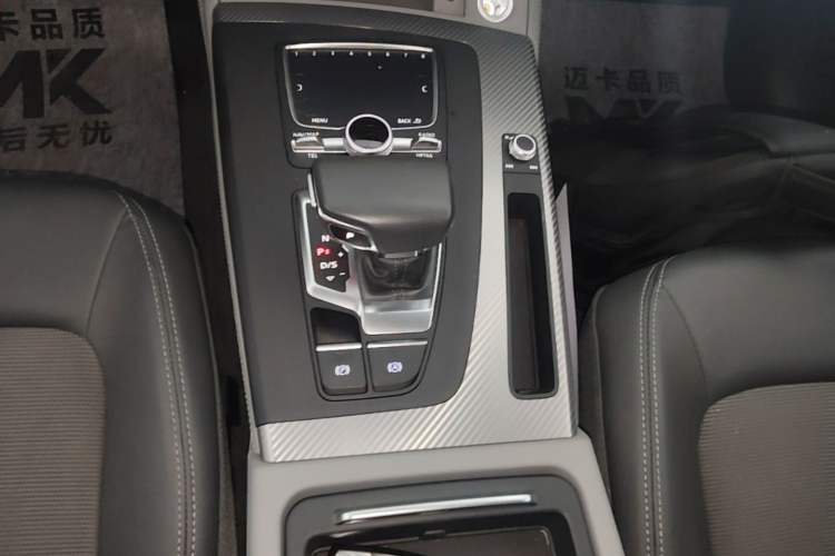 Used Audi Q5L 2018 45 TFSI Prestige Fashion Edition China V Emission Standard Gear Lever
