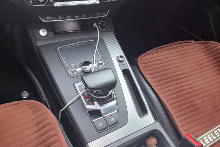 Used Audi Q5L 2018 45 TFSI Prestige Luxury Sport Model China VI Emission Standard Gear Lever