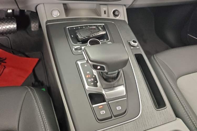 Used Audi Q5L 2018 45 TFSI Prestige Elegant Version China V Gear Lever