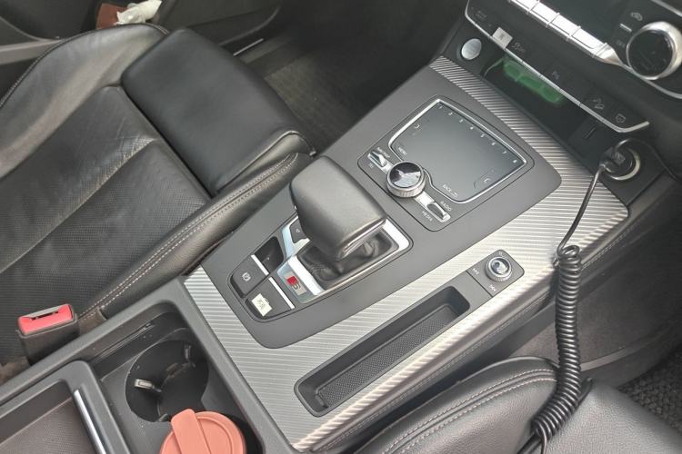 Used Audi Q5L 2018 45 TFSI Prestige Fashion Edition China VI Emission Standard Gear Lever