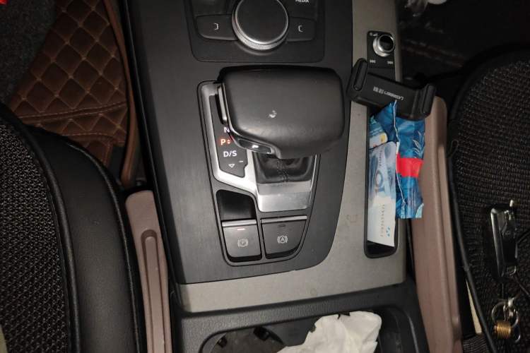 Used Audi Q5L 2018 40 TFSI Prestige Edition China V Gear Lever