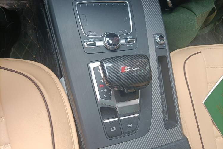 Used Audi Q5L 2018 45 TFSI Prestige Fashion Edition China V Emission Standard Gear Lever