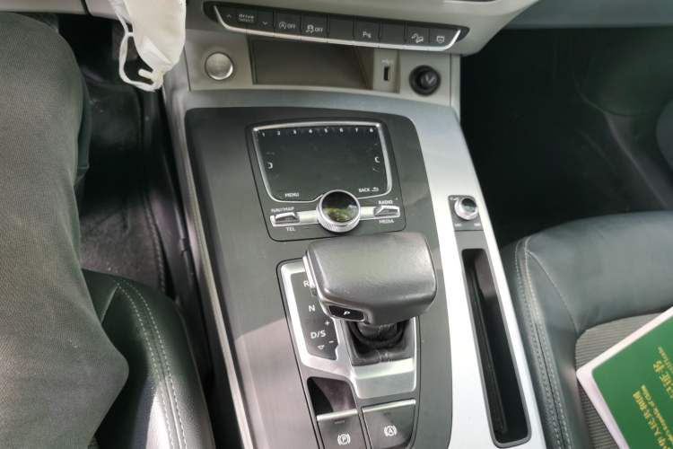 Used Audi Q5L 2018 40 TFSI Prestige Fashion Edition China V Gear Lever
