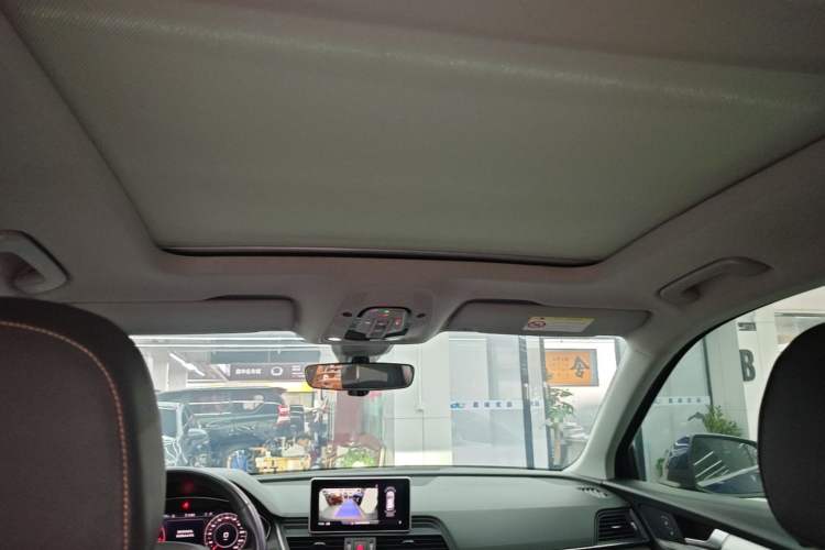 Used Audi Q5L 2018 40 TFSI Prestige Fashion Edition China VI Headliner