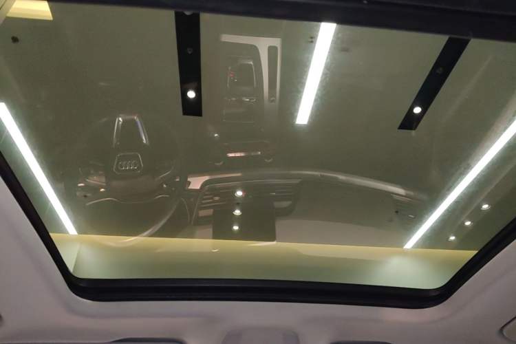 Used Audi Q5L 2018 40 TFSI Prestige Fashion Edition China V Headliner