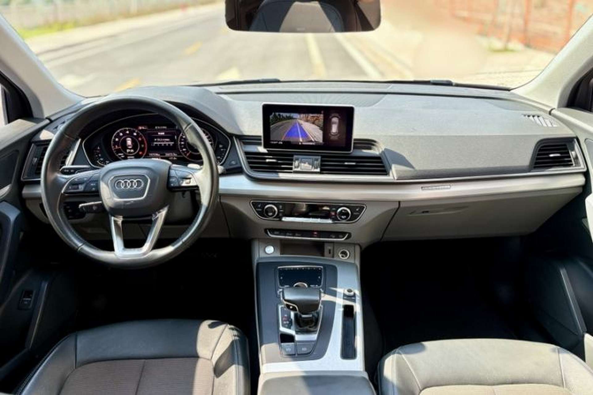 Used Audi Q5L 2018 40 TFSI Prestige Fashion Edition China VI Interior 2