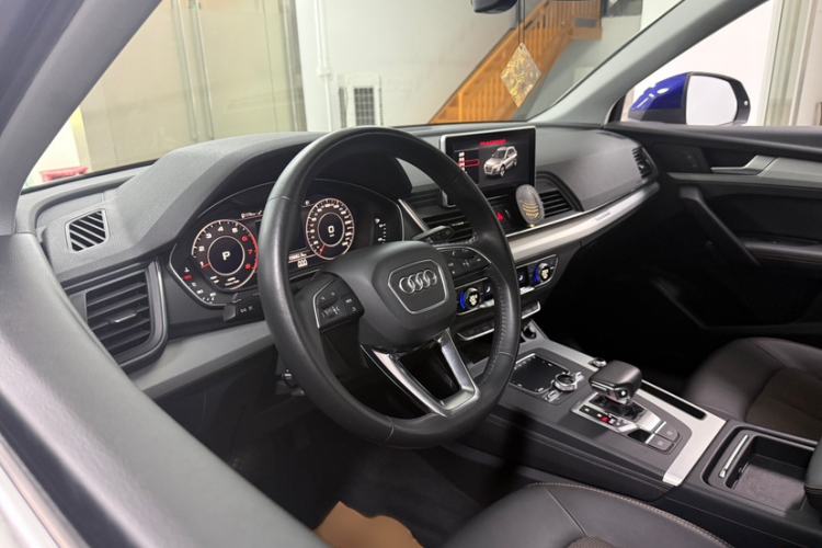 Used Audi Q5L 2018 40 TFSI Prestige Fashion Edition China VI Interior 4