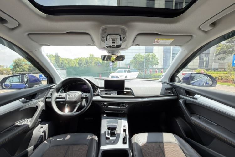 Used Audi Q5L 2018 40 TFSI Prestige Fashion Edition China VI Interior 4